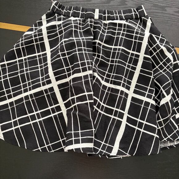Alya Flared Mini Skirt Size Small EUC - Picture 4 of 8